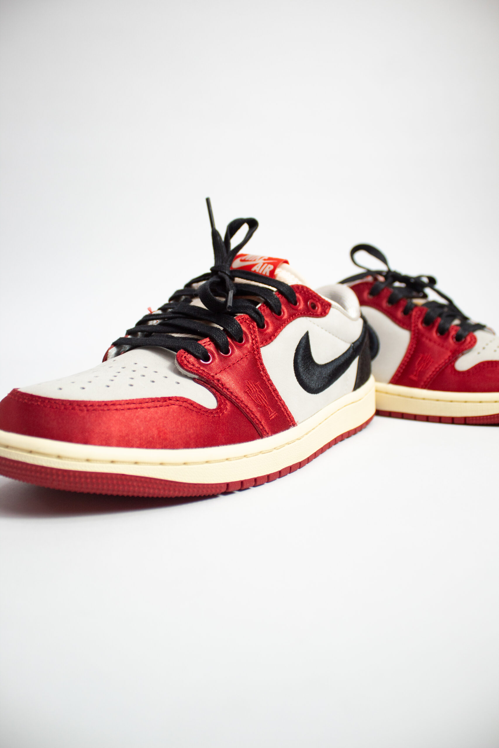 JORDAN 1 LOW TROPHY ROOM 7.0 US