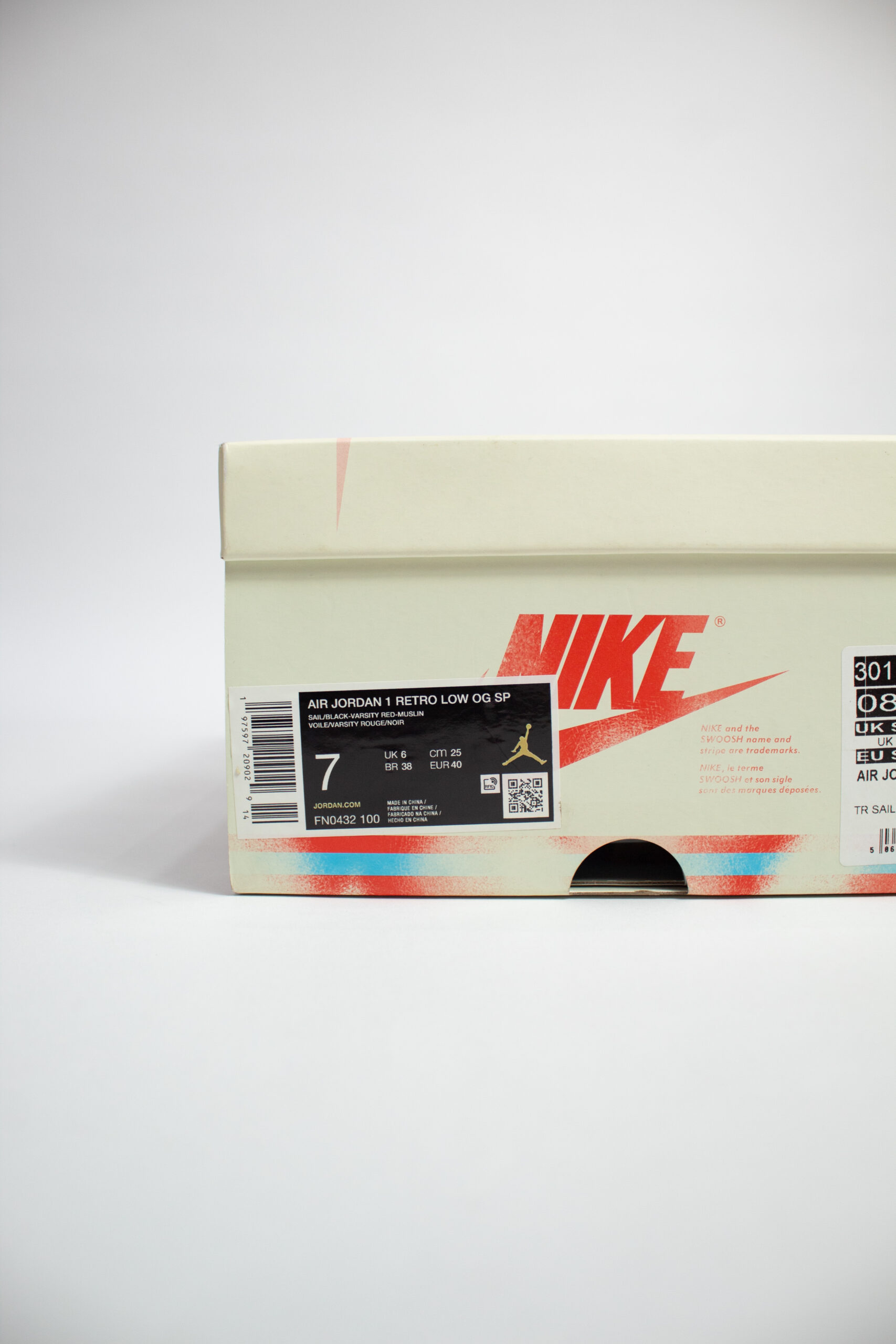 JORDAN 1 LOW TROPHY ROOM 7.0 US