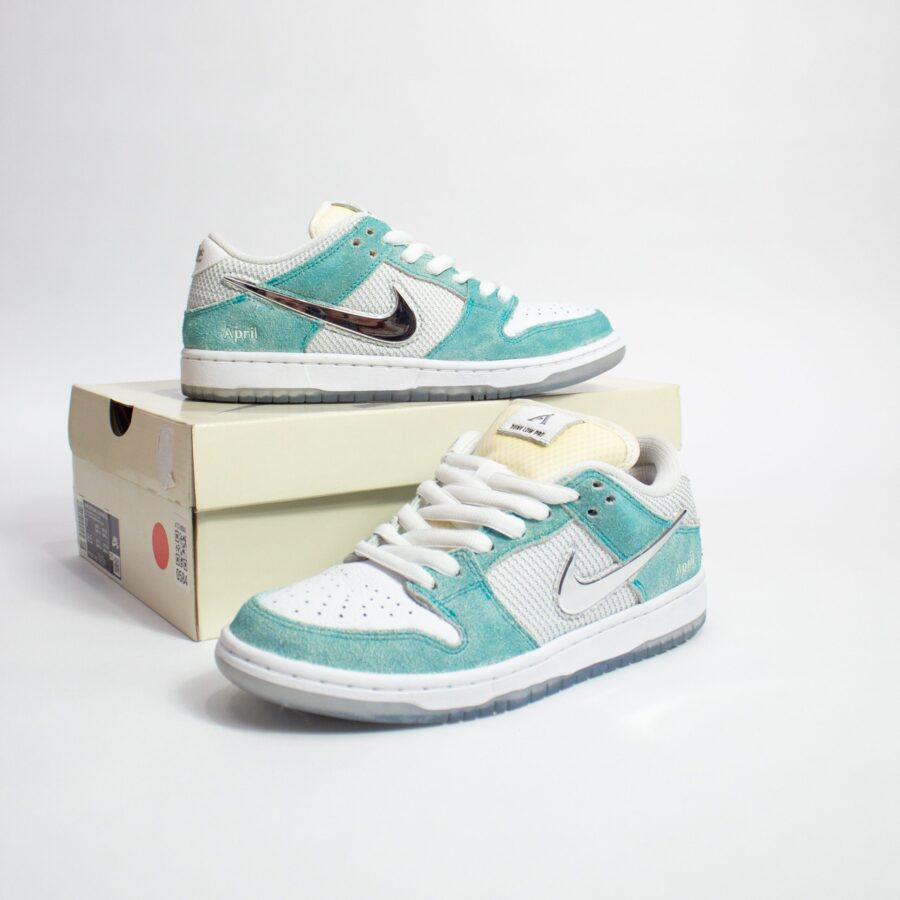NIKE DUNK SB APRIL SKATEBOARDS 7.0 US