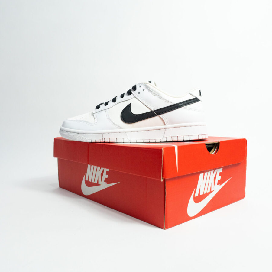 NIKE DUNK LOW REVERSE PANDA