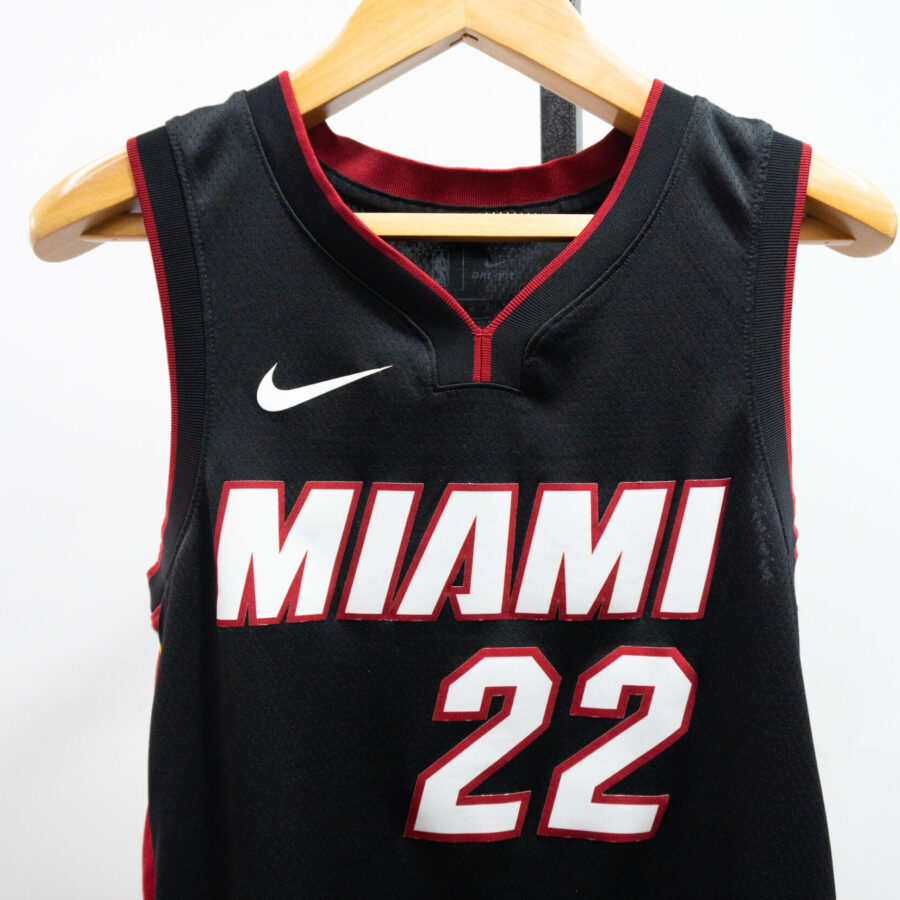 JERSEY MIAMI HEAT BUTTLER  ( L )