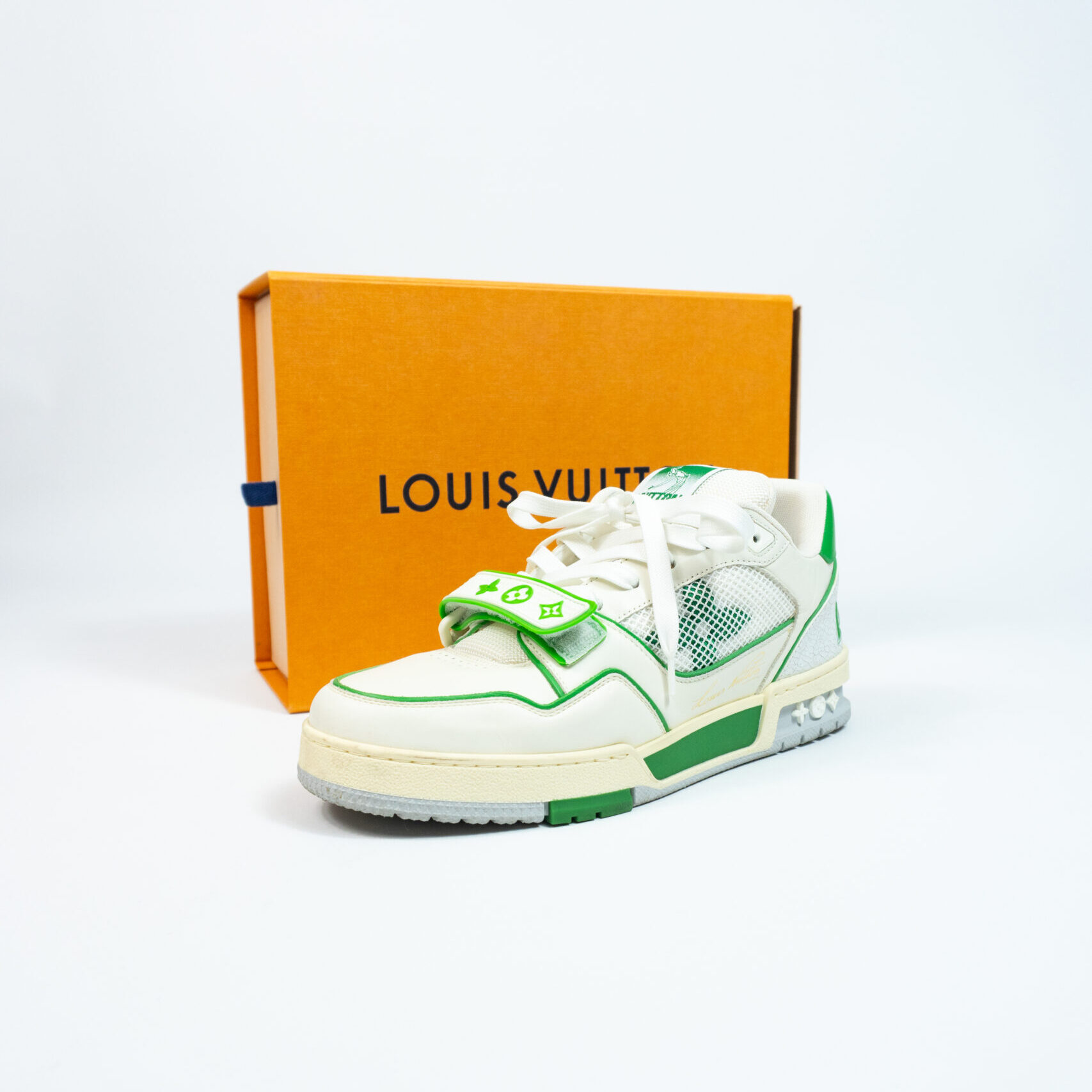 LOUIS VUITTON TRAINER VINTAGE GREEN 7.5 US