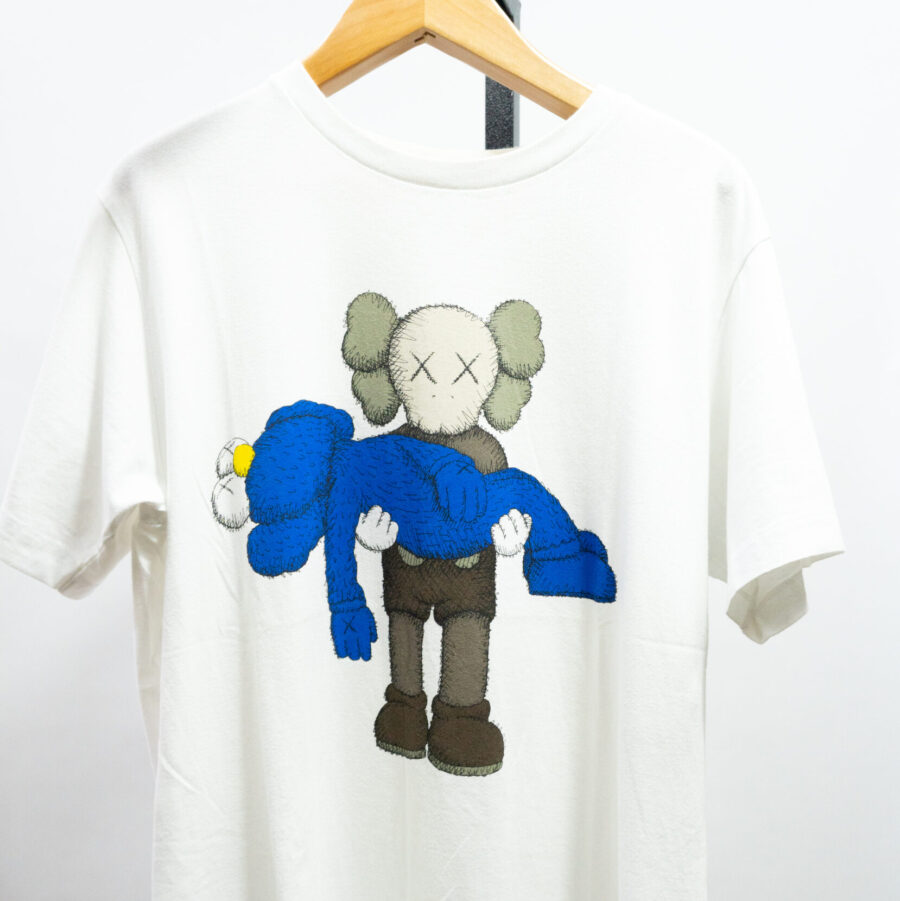 KAWS X  UNIQLO GONE TEE ( L )