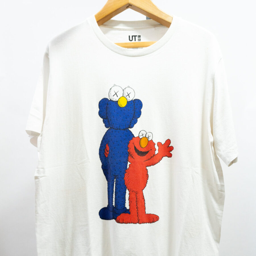 KAWS X  SESAME STREET BFF ELMO ( L )