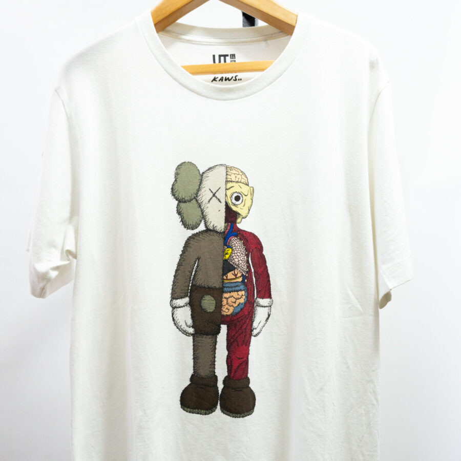 KAWS X  UNIQLO FLAYED  TEE ( L )