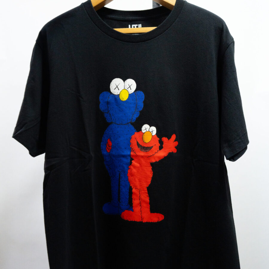 KAWS X  SESAME STREET BFF ELMO ( L )
