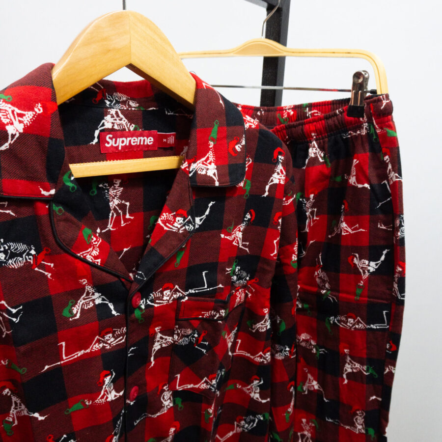 SUPREME HOLIDAY PAJAMA SET RED