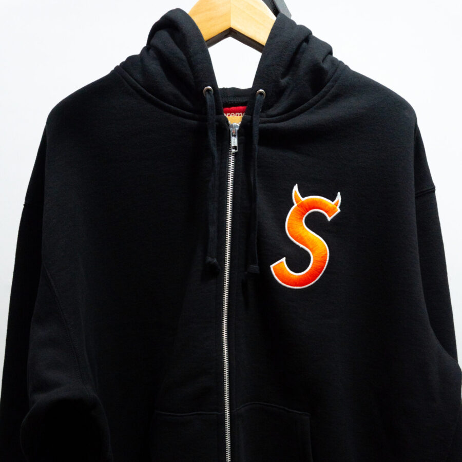 SUPREME S DEVIL BLACK