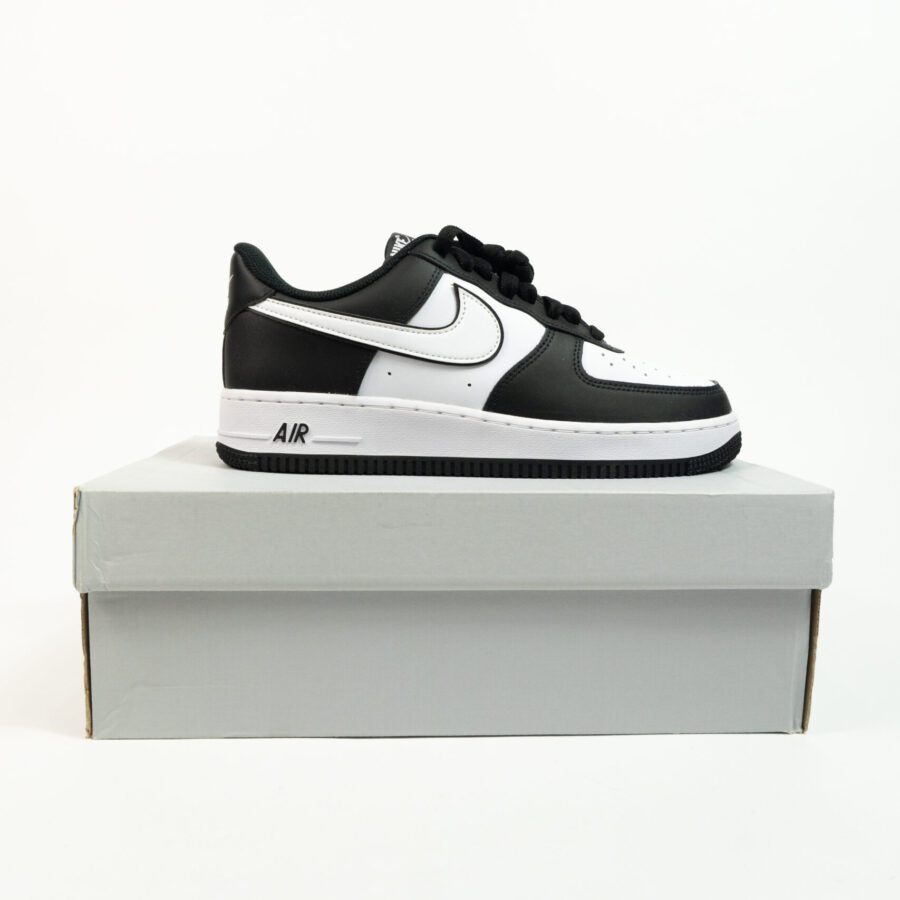 NIKE AIR FORCE 1 PANDA